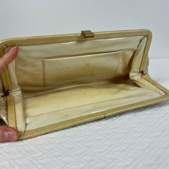 Vintage 70s Women's Victorian Gold Floral Clasp Clutch Wallet Purse Coin Pouch - Picture 7 of 10